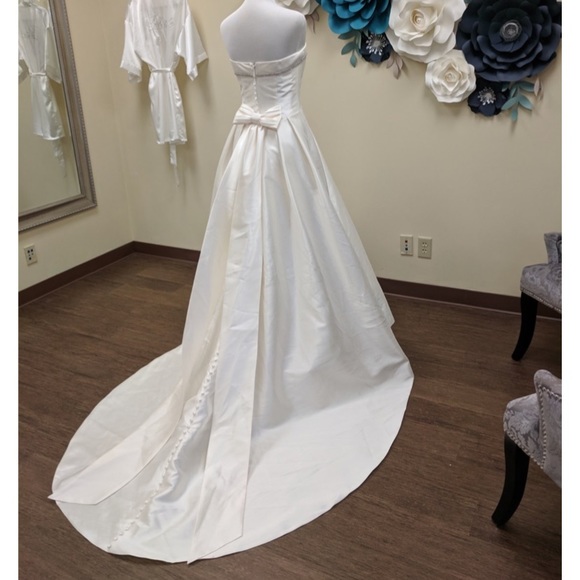 Christian Michele Wedding Dress Ball gown A Line Size 6 4 Bow Back strapless - Picture 4 of 8